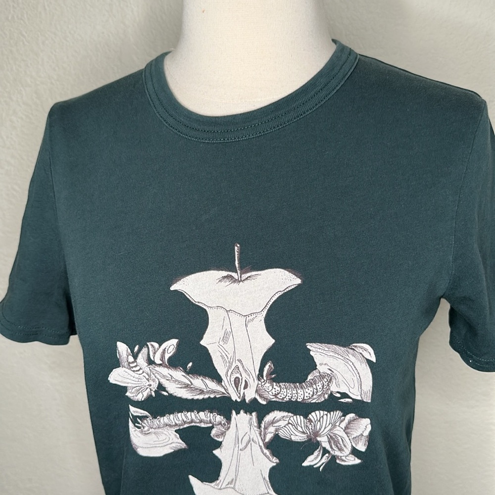 NWOT Tory Burch Apple T Shirt Green Size XS Quiet Luxury Classic New York City - Picture 4 of 9